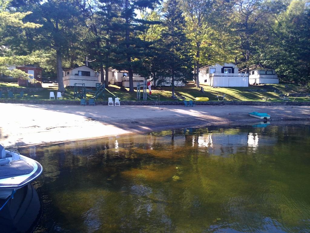 Little Hawk Resort & Marina Algonquin Highlands Room photo