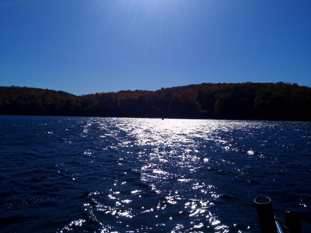 Little Hawk Resort & Marina Algonquin Highlands Exterior photo