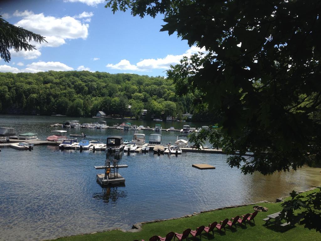 Little Hawk Resort & Marina Algonquin Highlands Exterior photo