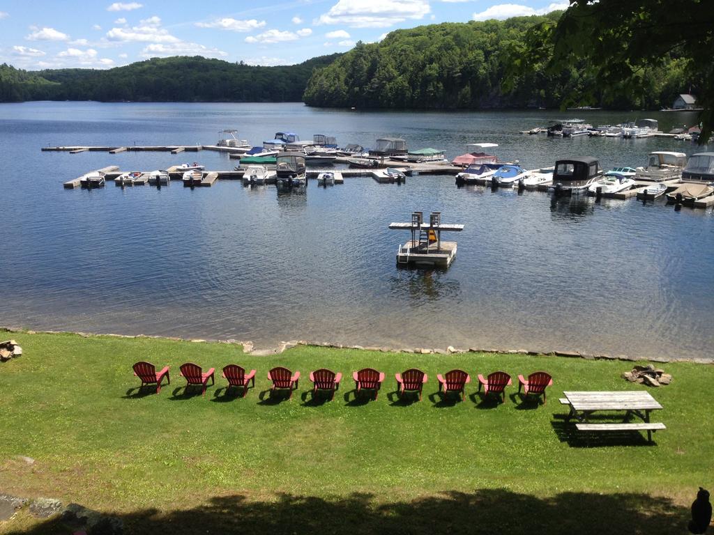 Little Hawk Resort & Marina Algonquin Highlands Exterior photo