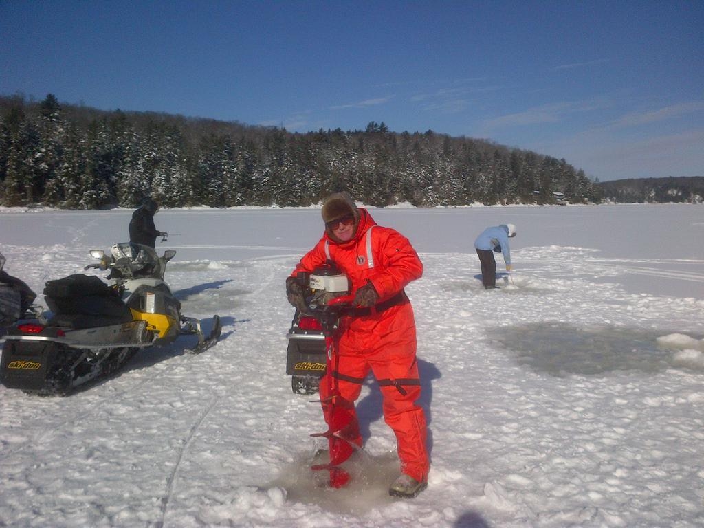 Little Hawk Resort & Marina Algonquin Highlands Exterior photo