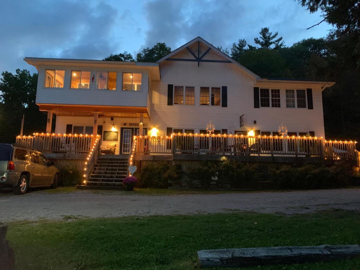 Little Hawk Resort & Marina Algonquin Highlands Exterior photo